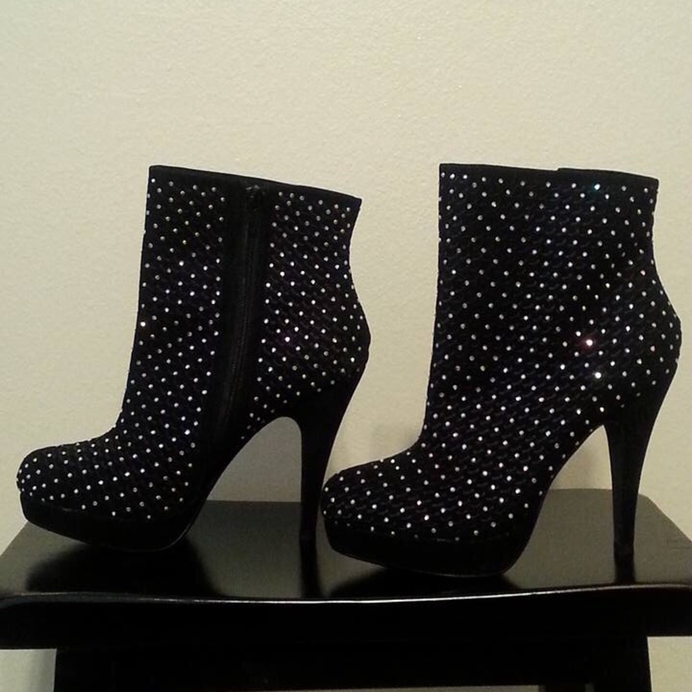 Fredericks of Hollywood Black Rhinestone Boots
